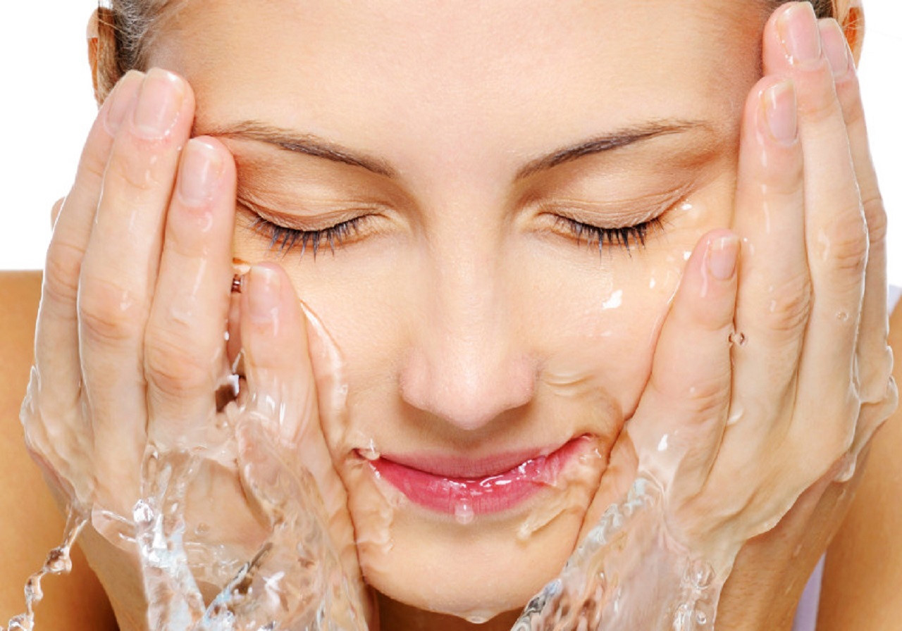 Cách chăm sóc da ở nhà phù hợp - Giúp bạn sạch mụn
